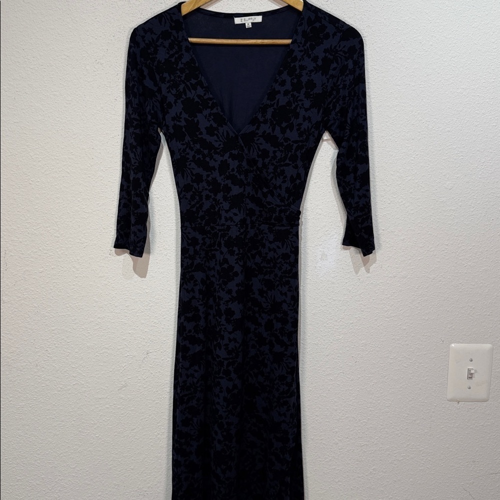 Z Supply Blue Black Floral Long Sleeve Dress size medium - Picture 3 of 9